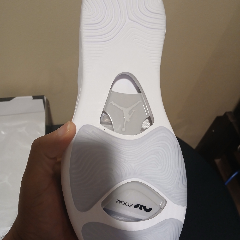 Jordan Men's White Low-Top Athletic Sneakers - Picture 7 of 10